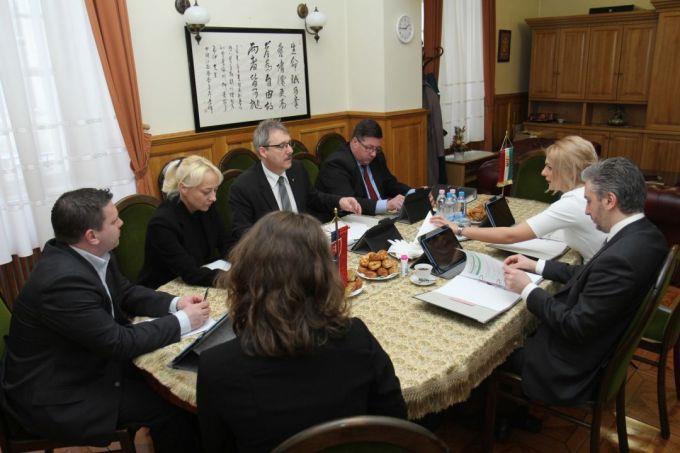 3 A Via Carpatia EGTC tizedik közgyűlése március 20-án került megrendezésre Miskolcon. Az ülésen Borsod-Abaúj-Zemplén megyét Török Dezső, a közgyűlés elnöke, és dr.