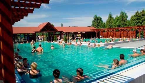 Lipóti termál- és Élményfürdõ & Camping**** A nyugodt, csodálatos természeti környezetben található komplexum kettő gyógyvizes medencével, úszómedencével, gyermekpancsolókkal, sodrófolyosóval,