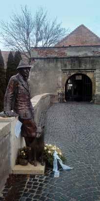 század második felében nyerte el. A kastélyt körülvevő angolpark az angol Petri Bernard személyes irányítása mellett jött létre, aki egzotikus fákat is telepített ide, mint pl.