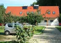 41. Tel.: +36 30 62 27 090 info@parkhedervar.hu www.