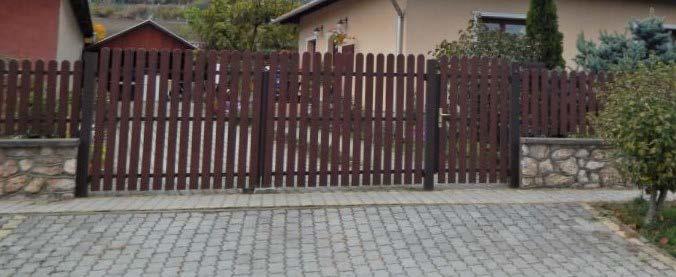 fakerítésre, melybe különféle