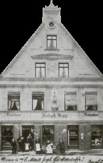 Ezért Georg Hipp kiszervezi a kétszersültgyártást, és 1932-ben saját céget alapít. A XX.