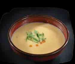 corn, coconut milk, glass noodles, chicken Thai kukoricaleves Thai corn soup 1290 RAMEN Tradícionális főétel leves, ramen tésztával, tojással,