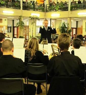 Szilágyi Szabolcs Balázs A rendezvény a dunakeszi Szuppán Irén Művészeti Alapítvány és a gimnázium közös szervezésében valósulhatott meg.