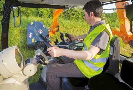 hidraulikus funkció vezérlése Elektronikus multifunkciós botkormány A MASSEY FERGUSONTÓL Az Essential felszereltségű fülke kezelőszervei a rakodó botkormányával A Massey Ferguson egyedülálló