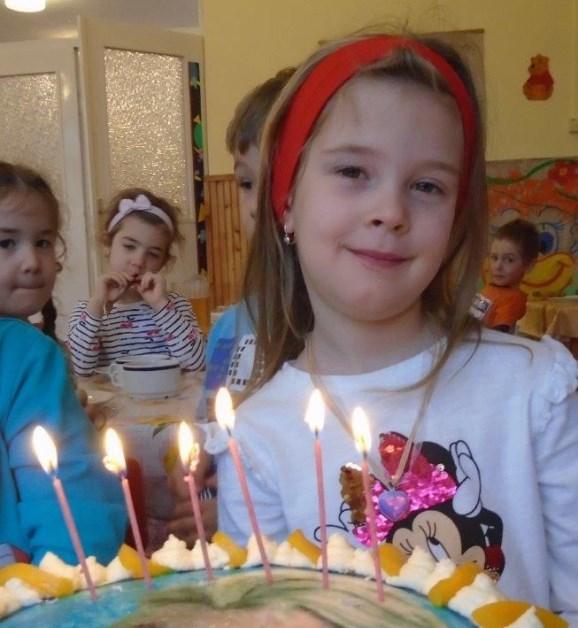 Kellemes pihenést, kikapcsolódást, jó egészséget kívánunk a viszontlátásig Ildi óvó néni!