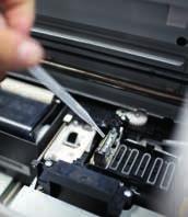Az Epson PrecisionCore TFP nyomtatófejét - amely nagy teljesítményt és pontos, éles színeket biztosít - az Epson UltraChrome DG tinták teszik teljessé.