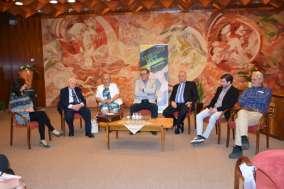 Az intézmény programjaként a nyitónap délutánján Előttem az utódom címmel beszélgetés zajlott mesterrel és tanítvánnyal.