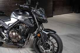 ÁLLÍTHATÓ FELFÜGGESZTÉS A CB500F pilótájának semmi nem vonja el figyelmét, minden idegszálával a motorozásra koncentrálhat.