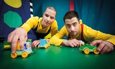 Öt fiktív élettörténet jelenik meg, és ezekben találkoznak egymással az alkotók valós vagy elképzelt alteregói.