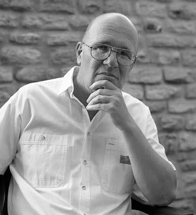 Az életem az, hogy filmet csináljak... Balázs Béla-díjas rendező. A Művészeti Akadémia rendes tagja.
