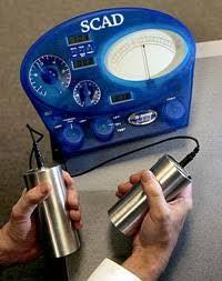 VI/4. Tudományos eszközei elektropszichométer a lelkiállapotok fizikai megnyilvánulását méri elektrodermális aktivitást néz érzelmi tónusskála azt határozza meg, hogy mennyire élő az ember,