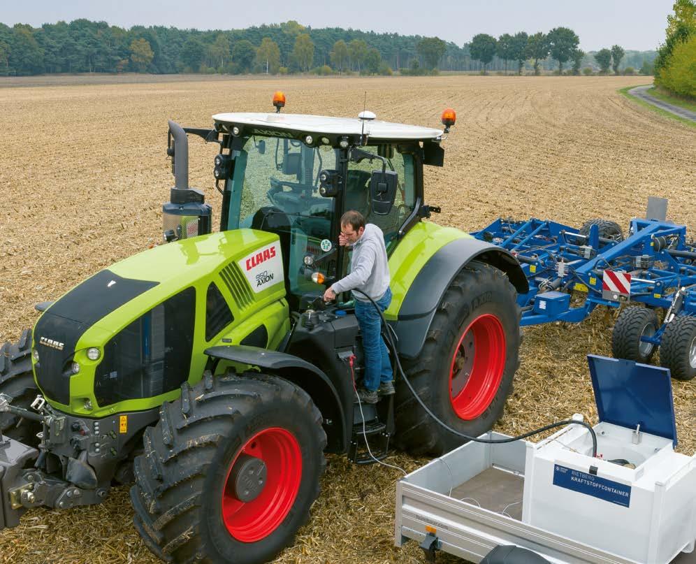 Gyors és egyszerű karbantartás Karbantartás A hosszú olajcsere-intervallumnak köszönhetően (motornál 600 óra, hajtómű és hidraulika 1200 óra)
