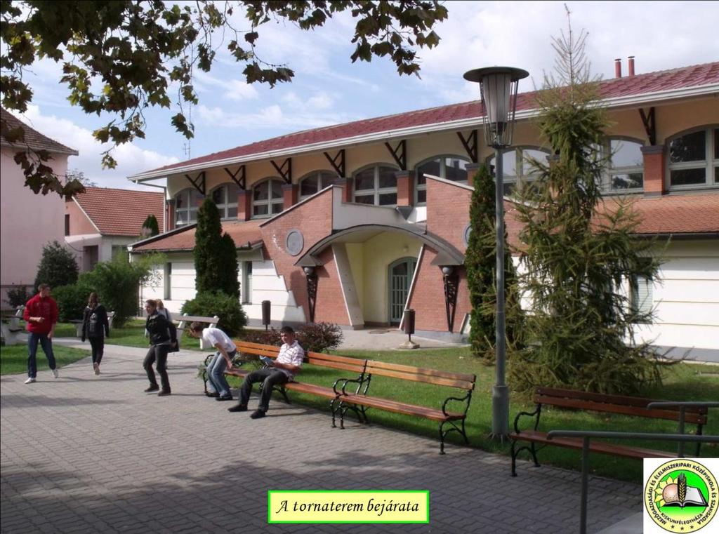 A felnőttképzésben a piaci igényeknek megfelelő mezőgazdasági és élelmiszeripari szakmák oktatása történik, valamint a szakmai továbbképzések, az agrárágazati témakörben szervezett
