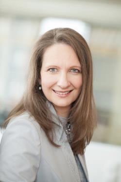 Kapcsolattartó Irodáink Köszönjük a figyelmet! Kérdés esetén állunk szíves rendelkezésükre! Elérhetőségeink Judit Jancsa-Pék LL.M.