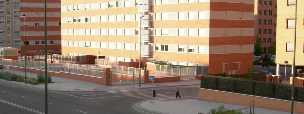 2.2 A közlekedési munkamegosztás eltolása Urban a planning, fenntartható land use and housing in módok irányába Tervezési szabályozások A közösségi terek és magánterületek
