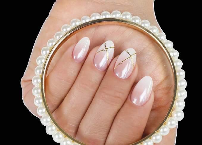 MÉHÉSZ ALEXANDRA Olimpiai Bajnok London, USA Bajnok, Orosz Bajnok, 6x-os UK Bajnok, Körömtábor Elite Mestere A Compact Base Gel megjelenésével átalakul a gél lakkozás technikája.