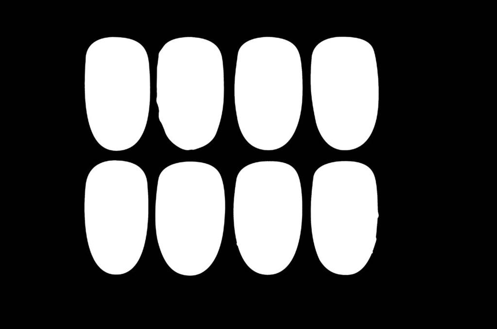 Szilvi megmutatja a különböző beépített díszítések például ChroMirror króm pigmentporok, Nailfetti, vizes matricák, üvegfóliák, Crystal Flake díszítő pelyhek technikáját, és azt is, hogyan használd