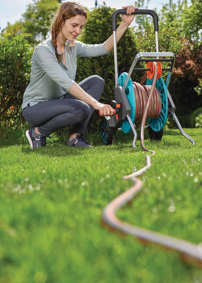 GARDENA tömlőskocsik / tömlőtartók A tömlő rendezett állapotban mindig kéznél van A tömlőskocsin a tömlő mindig