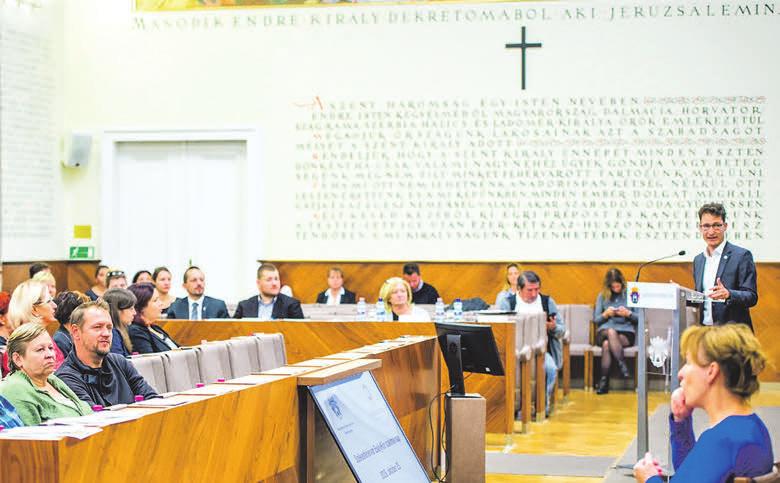 székesfehérvári hírek 8 MUNKAVÁLLALÁS A FOGYATÉKKAL ÉLŐKNEK IS Esélyt mindenkinek!