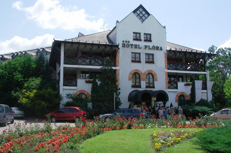 Az ár tartalmazza a reggelit, amelyet a Hotel Eger & Parkban tudnak elfogyasztani a vendégek.