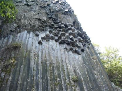 Pásztóhoz közeli hegy, csúcsa közelében turistaház található. a, Galyatető b, Muzsla c, Óvár d, Ágasvár 6. Sárospatakhoz közeli hegy, egykor malomkőbánya volt.