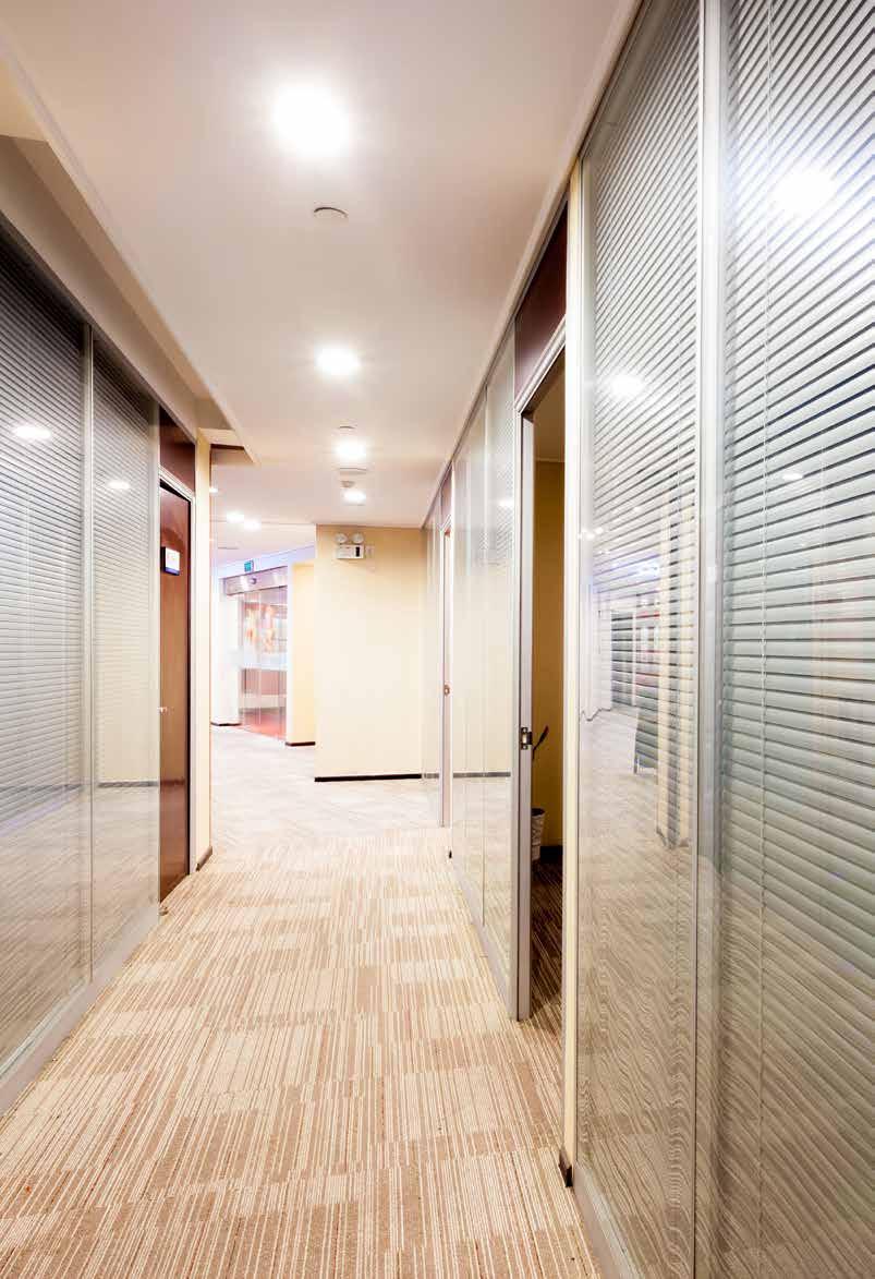 i megoldások / i lámpatestek i megoldások / LED Fundamental Fixtures Élettartam L70 IP Rendszer hatékonyság (lm/w Méretek (mm) Környezeti hőmérséklet Súly (kg) Sugárzási szög ( ) 1 75 High Bay TU