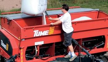 Az Agrocont-al könnyen vezérelhetjük modern vetőgépünk funkcióit: művelőút készítés, tartály telítettség érzékelők, vetőtengely forgásérzékelők, nyomjelzők működtetése (pre emergens nyomjelzés is),