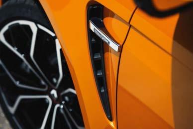 MEGANE R.S. Dizájn, egyenesen a bokszutcából A Renault MEGANE R.S. ámulatba ejti az embert pusztán már a megjelenésével.