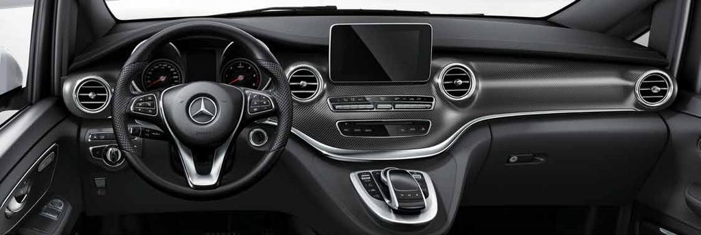 55 AMG Line 1. Az AMG felszereltségre jellemző elemek és az igényes részletek kombinációja fokozza a gépkocsi sportosságát és egyediségét.