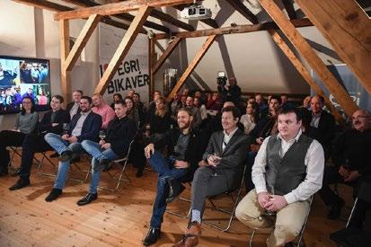 A fogathajtás megasztárjaként tiszteli az ország, s egyike annak az első