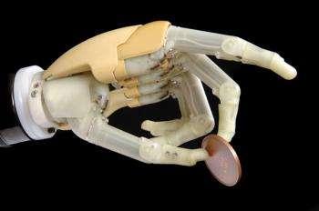 A világ első bionikus ujja (Touch Bionics)