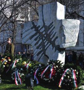 MIKOR EMLÉKEZZÜNK? HOGYAN EMLÉKEZZÜNK? Február 25. A kommunizmus áldozatainak emléknapja Az Országgyűlés 2000.