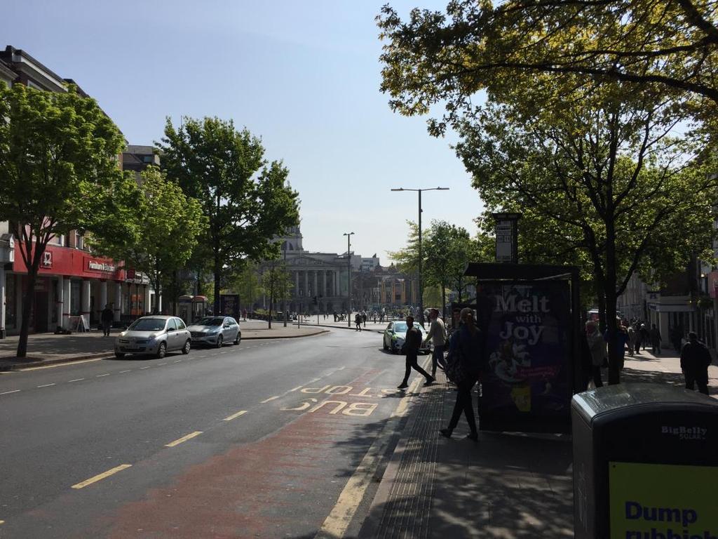 Nottingham főtere, s a buszmegálló ahonnan minden nap hazamentem a városközpontból.