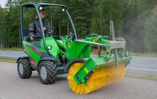 Az úszómechanizmus teljesen új megoldás, az eszköz kerekek helyett a kefe sörtéin támaszkodik és az egész seprőhenger szabadon úszik.