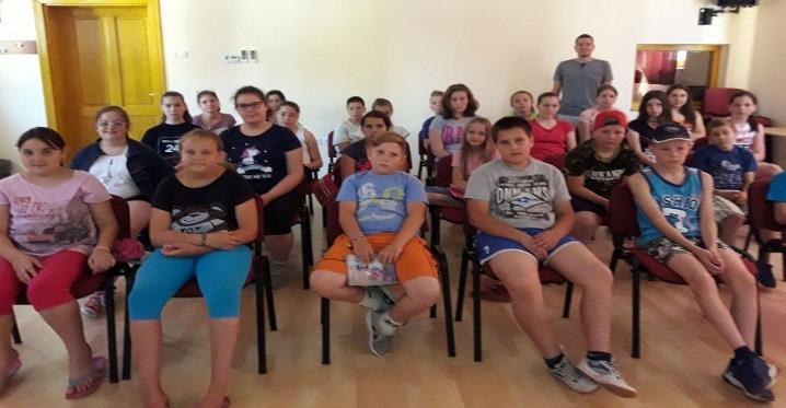 pedagógusai foglalkoznak és fiatal pedagógusok, animátorok, főként