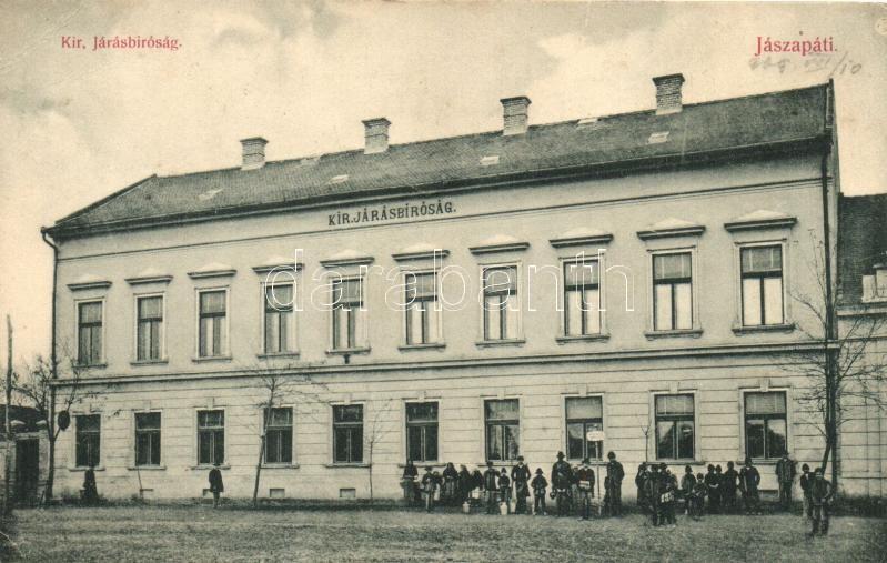 épületének (Jászapáti, Hősök tere 7., helyrajzi szám: 6) tervezett felújítása, átalakítása, bővítése teszi szükségessé.