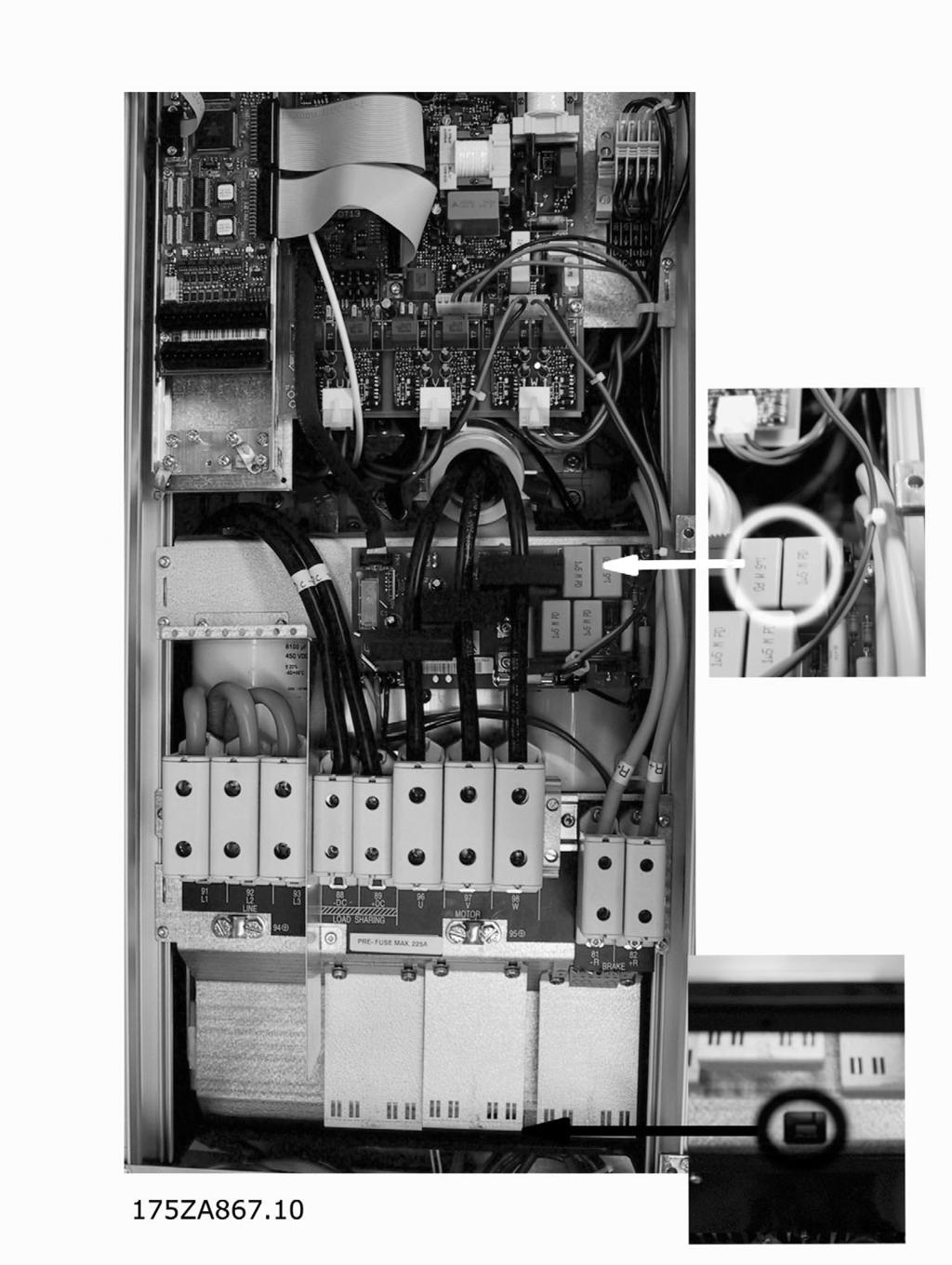 V Compact IP 20 és NEMA 1 VLT 6052-6122,