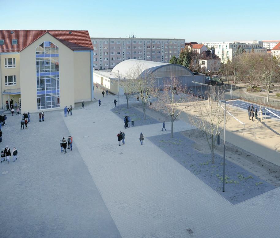 Verschiedenes Seite 12 Sportlich: Neue Volleybälle und eine neue Außenanlage für das Gymnasium in Eilenburg Das Martin-Rinckart-Gymnasium Eilenburg hat einen neuen Schulhof.