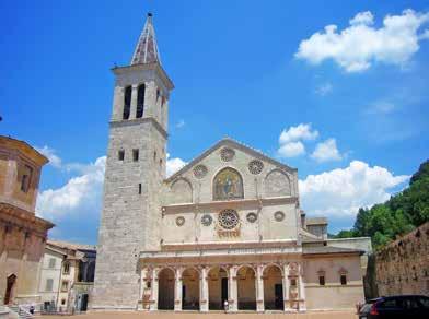 Délután Perugia városát fedezzük fel: San Lorenzo bazilika, Városháza, San Severo kápolna, ahol Raffaello egyik fiatalkori freskóját is láthatjuk. Visszaérkezés a szállodába az esti órákban. 3.