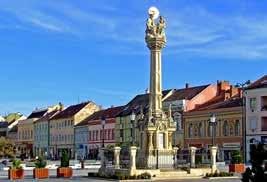 A várig való feljutáshoz javasoljuk a felvonó igénybevételét. A várban lépcsőkön kell közlekedni. Visszaindulás kb. 17:00 órakor, visszaérkezés Budapestre az esti órákban.