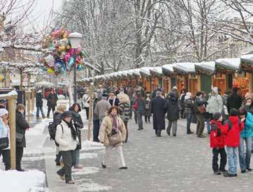 Délután elvegyülünk a tengerbe torkolló Canal Grande mentén az adventi forgatagban, ahol kedvünkre vásárolhatunk, pizzázhatunk, de akár fagyizhatunk is. Este érkezünk vissza sezanai szálláshelyünkre.
