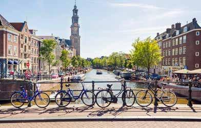 Városnézésünk után továbbutazunk, vár minket Flandria másik gyöngyszere, Bruges, mely középkori épületeivel és hangulatával elvarázsolja a turistákat.