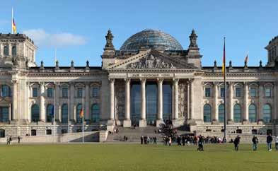Potsdam Berlintől DNy-ra, a főváros két folyója közül az egyik, a Havel több helyen tavakká szélesedő partján fekvő 10.