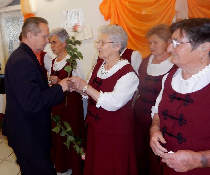 állomásfőnökség vezetője, Halászné Laskai Szilvia, a Záhonyi Járási Hivatal vezetője, Helmeczi László, a