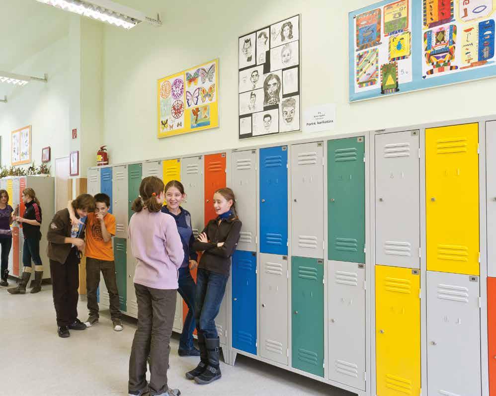 6 Óbudai Waldorf Iskola Szentendre Stomp Ferencné igazgatónő A metalobox-szal 2011 augusztusában kerültünk kapcsolatba, amikor elhatároztuk a tanulóink számára biztosítunk lehetőséget zárható