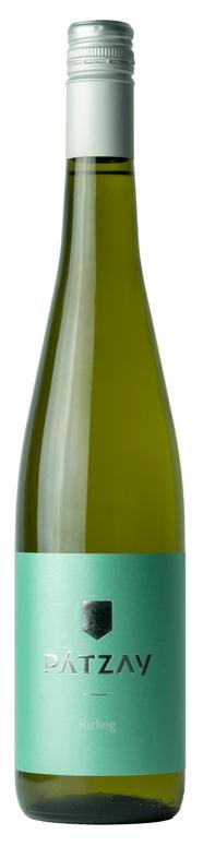 FORTUNA TÖRLEY 2 900 Ft / 0,75 l Clean nose withgreen almond, green apple and soft mineral aromas deriving from the volcanic soil.