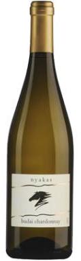 AGÁRDI A tulajdonos nevét viselő sauvignon blanc maracuja és guava érett jegyeit hordozza, melyet a gyógynövények valamint a fekete