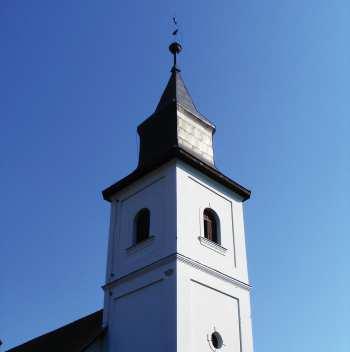 1794-ben a Tisza a falu egy részét elmosta a templommal és a parókiával együtt, így a falu új templom építésére kényszerült.