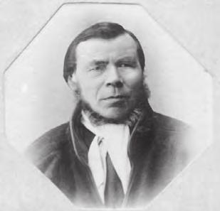 Mikkalo-Jouna (John Mikkelsen, 1837-1916) moriidii 13-jahkásažžan juo Jerpe-Gáddjá sárdnideami dihte, guhte lei 18-jahkásažžan dahkan buorádusa Čohkkirasas.